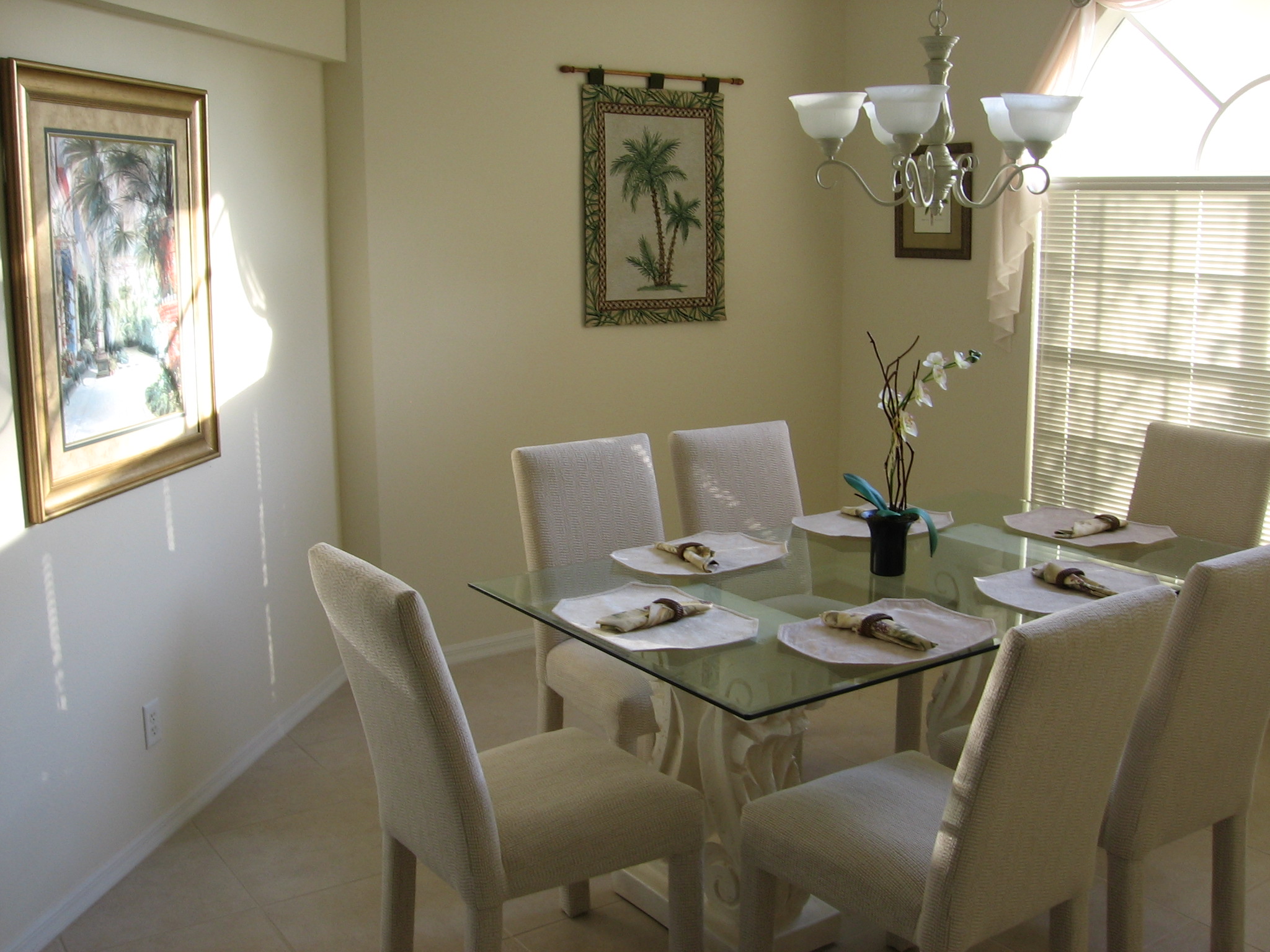 Dining area - not that it's ever cold enough to eat indoors!