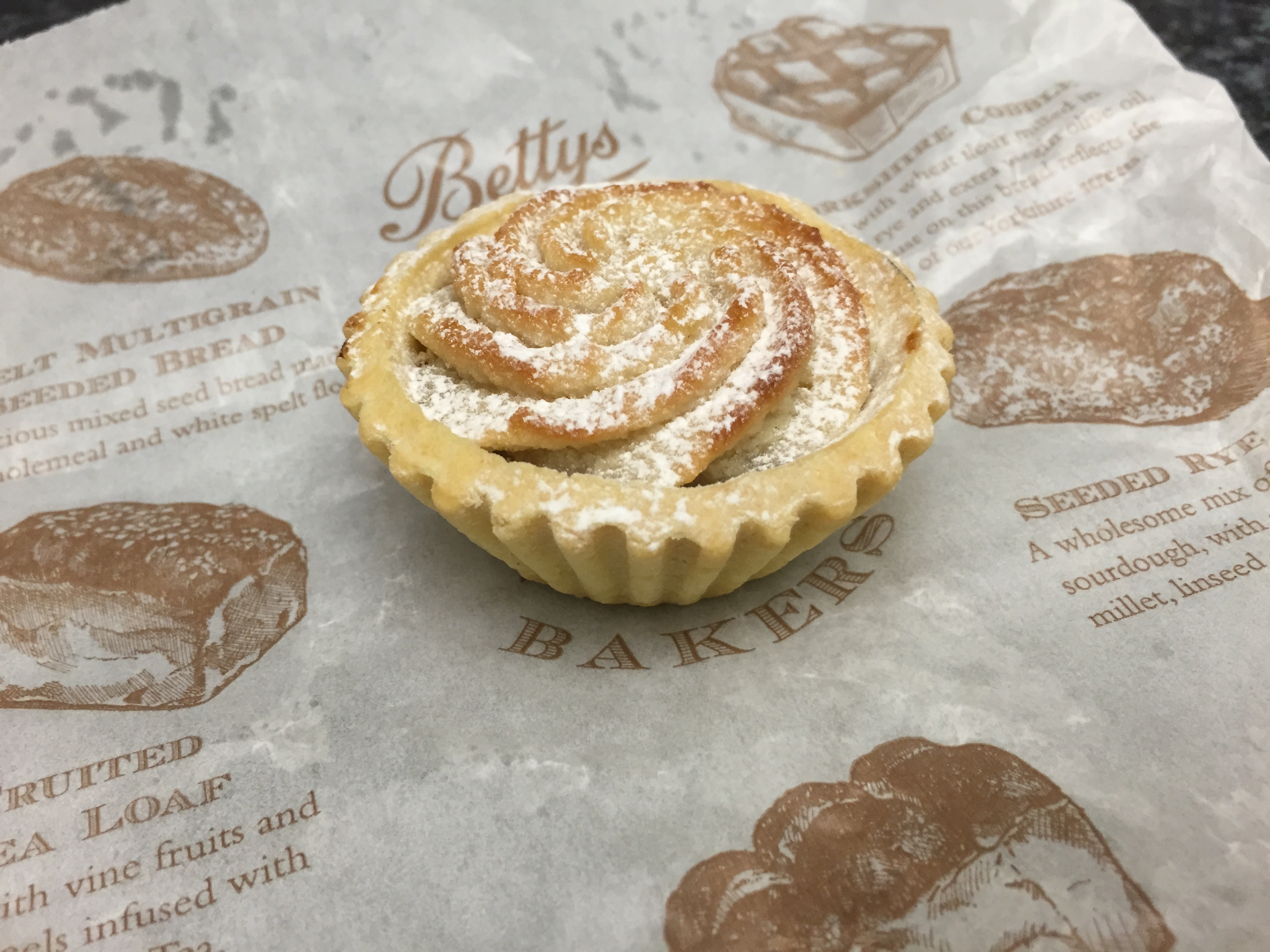 Ricciarelli mince pies